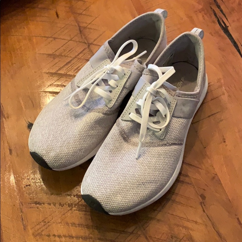 Women’s new balance memory foam 8.5